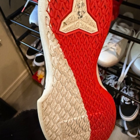 KOBE Nikes size 5.5 kids - Picture 3 of 4